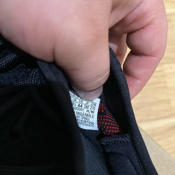Yeezy 350 v2 - Picture 8 of 8